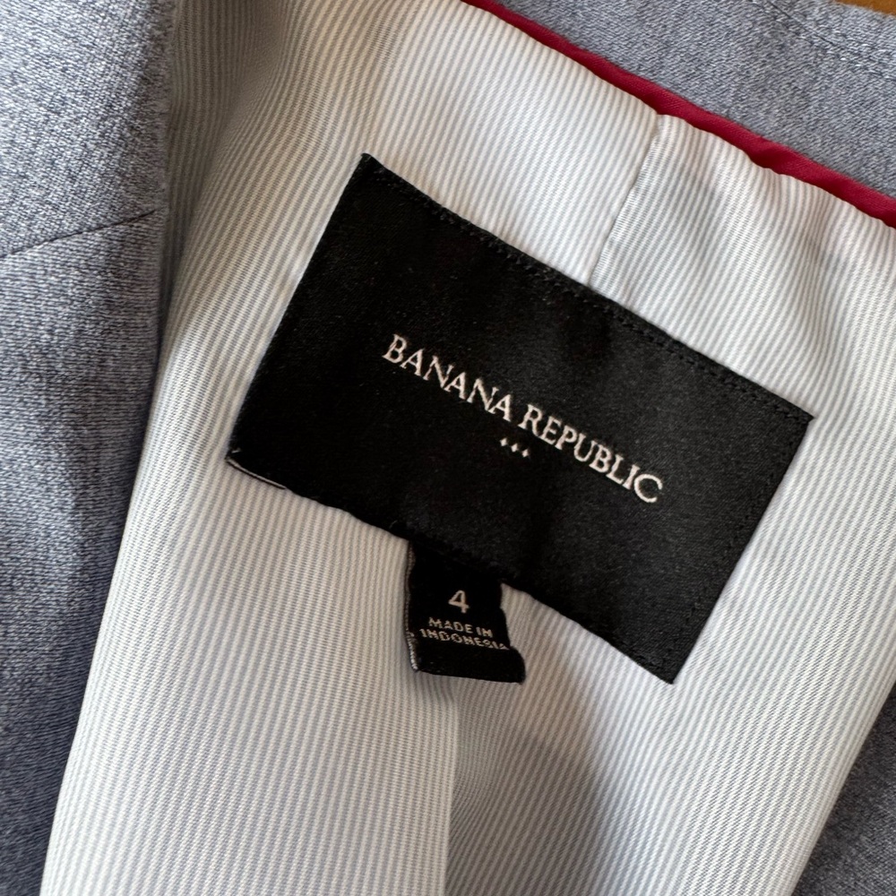 Banana Republic Light Gray Womens Tailored Blazer & Pants Suit - Picture 2 of 3